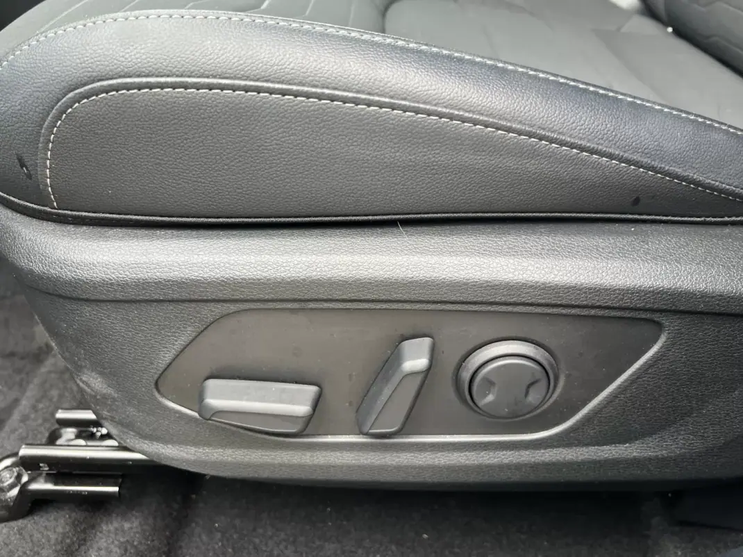 Kia Sportage 2025 - 41000 EUR, 10800 km - AUTO.MOTO.pt - 10800km - foto 15 de 21