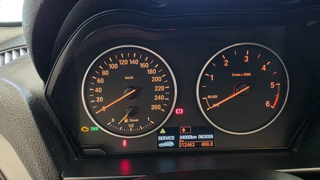 BMW 114 2013 - 9500 EUR, 212463 km - AUTO.MOTO.pt - 212463km - foto 30 de 45