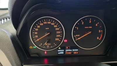 BMW 114 2013 - 9500 EUR, 212463 km - AUTO.MOTO.pt - 212463km - foto 30 de 45