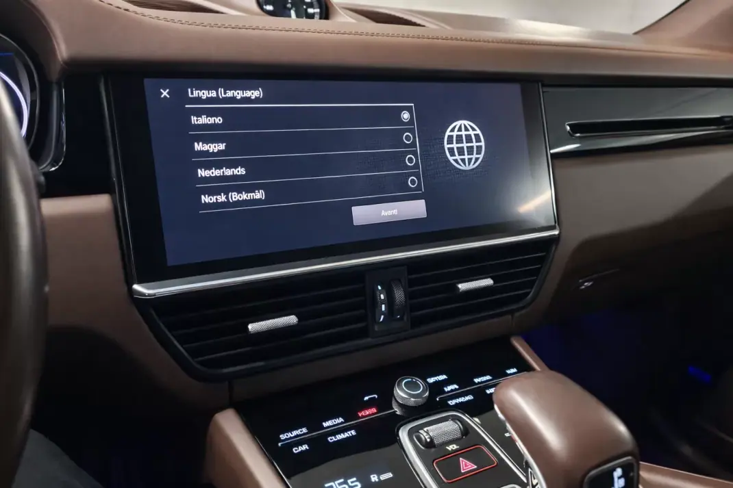 Porsche Cayenne 2022 - 69990 EUR, 140213 km - AUTO.MOTO.pt - 140213km - foto 9 de 12