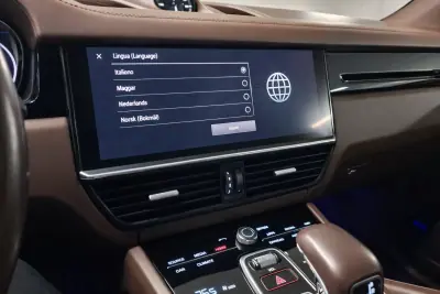 Porsche Cayenne 2022 - 69990 EUR, 140213 km - AUTO.MOTO.pt - 140213km - foto 9 de 12