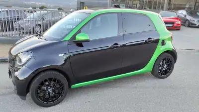 Smart ForFour 2017 - 13500 EUR, 44000 km - AUTO.MOTO.pt - 44000km - foto 24 de 46