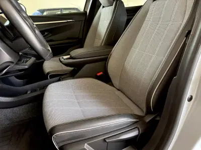 Renault Mégane E-Tech 2022 - 24999 EUR, 27000 km - AUTO.MOTO.pt - 27000km - foto 45 de 116