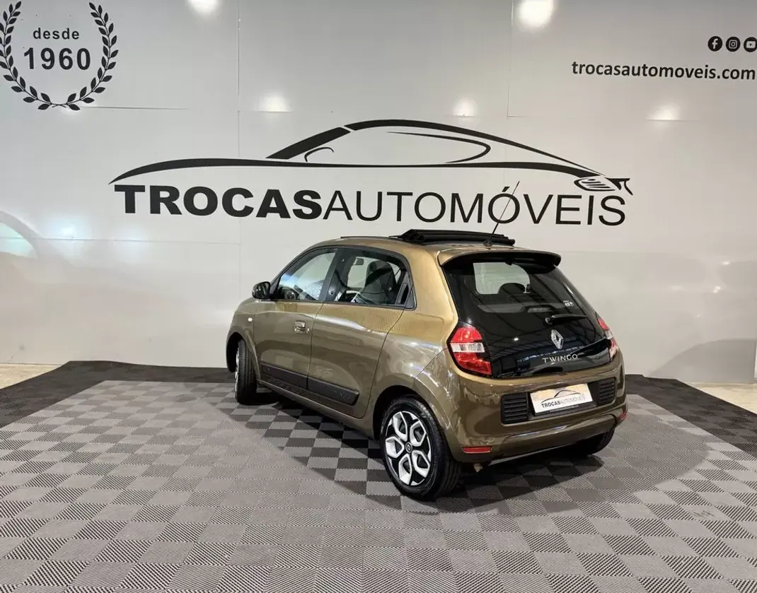 Renault Twingo 2015 - 7900 EUR, 124650 km - 124650km - foto 40 de 42