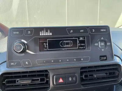 Peugeot 2019 - 12300 EUR, 92000 km - AUTO.MOTO.pt - 92000km - foto 19 de 19