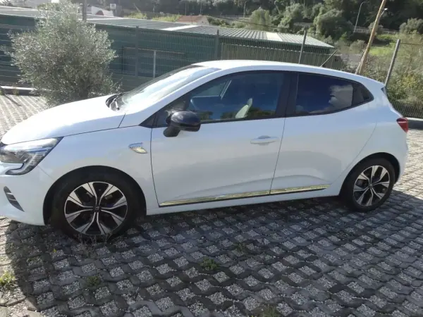 Renault Clio 2020 - 12300 EUR, 55765 km - AUTO.MOTO.pt - 55765km - foto 14 de 17