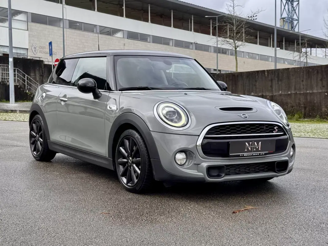 MINI Cooper 2018 - 21990 EUR, 165000 km - AUTO.MOTO.pt - 165000km - foto 8 de 31