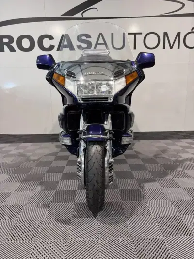 Honda Gold Wing 2000 - 8750 EUR, 84000 km - AUTO.MOTO.pt - 84000km - foto 6 de 28