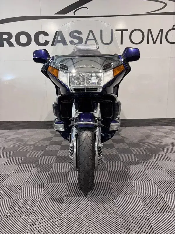 Honda Gold Wing 2000 - 8750 EUR, 84000 km - AUTO.MOTO.pt - 84000km - foto 6 de 28