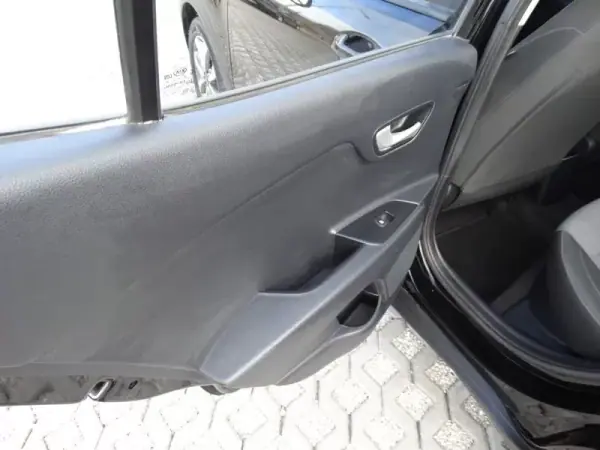 Kia Stonic 2021 - 13500 EUR, 59472 km - AUTO.MOTO.pt - 59472km - foto 14 de 25