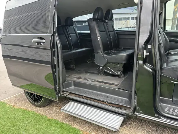 Mercedes-Benz Vito Tourer 2016 - 26900 EUR, 220000 km - AUTO.MOTO.pt - 220000km - foto 25 de 55