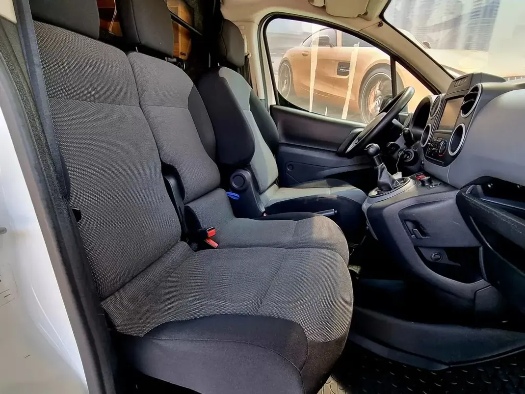 Citroën BERLINGO VAN XL 1.5 BLUE HDI 3 LUGARES 2018 - 9500 EUR, 149000 km - AUTO.MOTO.pt - 149000km - foto 6 de 12