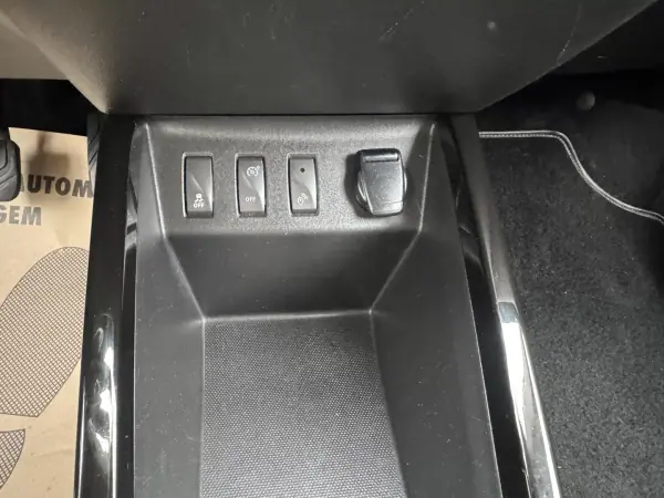 Dacia Spring 2022 - 12500 EUR, 23000 km - AUTO.MOTO.pt - 23000km - foto 32 de 34