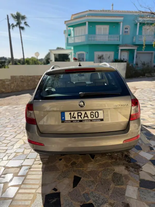 Skoda Octavia 2013 - 10990 EUR, 153882 km - AUTO.MOTO.pt - 153882km - foto 5 de 10