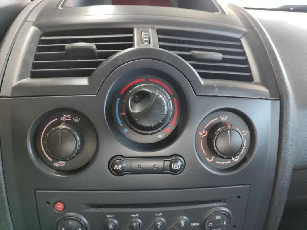 Renault Mégane 2005 - 2950 EUR, 278000 km - 278000km - foto 26 de 32
