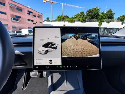 Tesla Model 3 2024 - 29900 EUR, 36500 km - AUTO.MOTO.pt - 36500km - foto 8 de 14