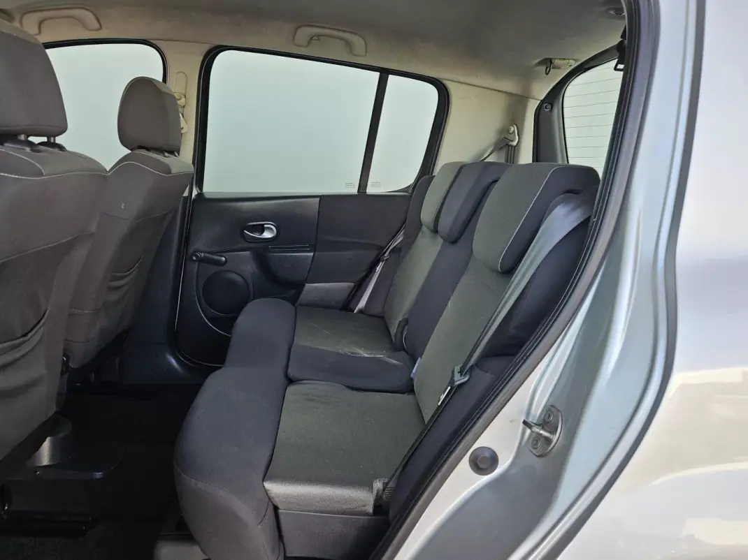 Renault Modus 2007 - 2750 EUR, 207000 km - AUTO.MOTO.pt - 207000km - foto 6 de 9