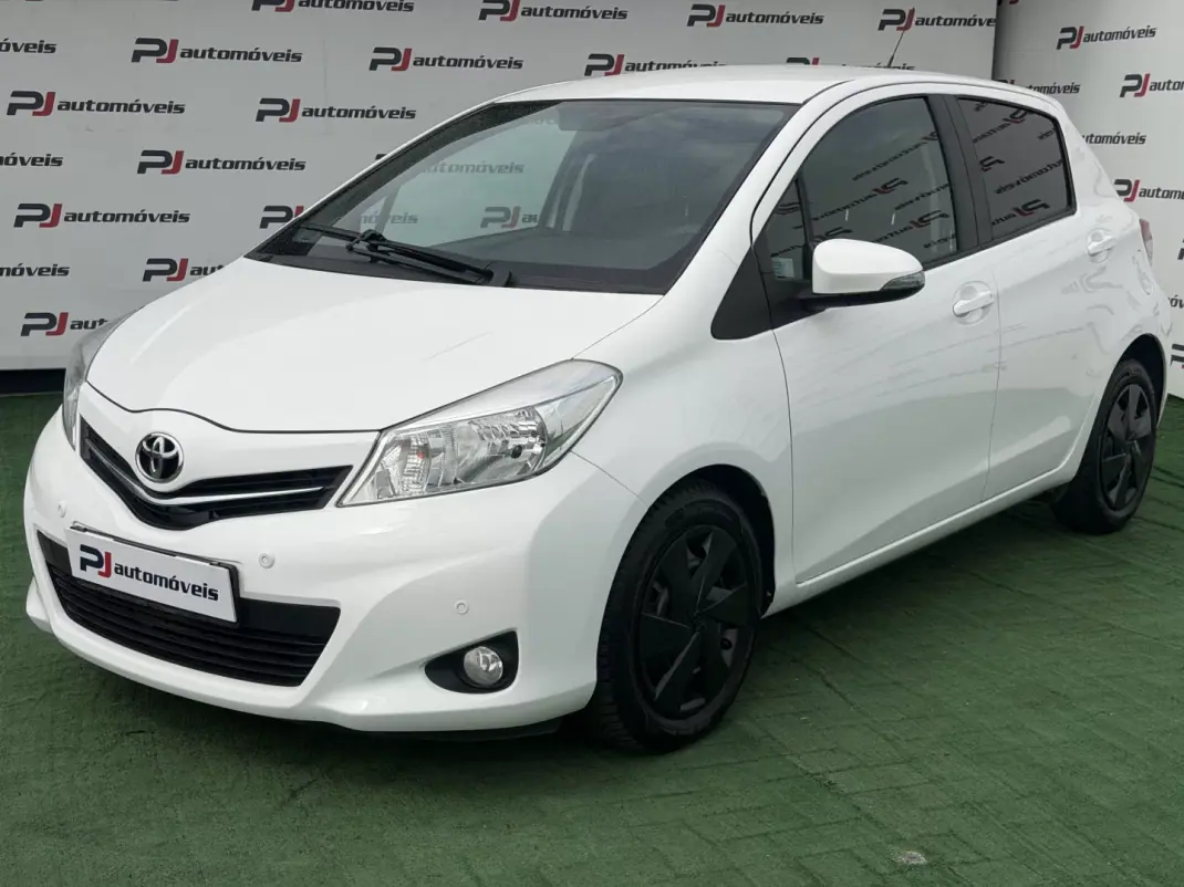 Toyota Yaris 2014 - 10990 EUR, 149000 km - AUTO.MOTO.pt - 149000km - foto 1 de 19
