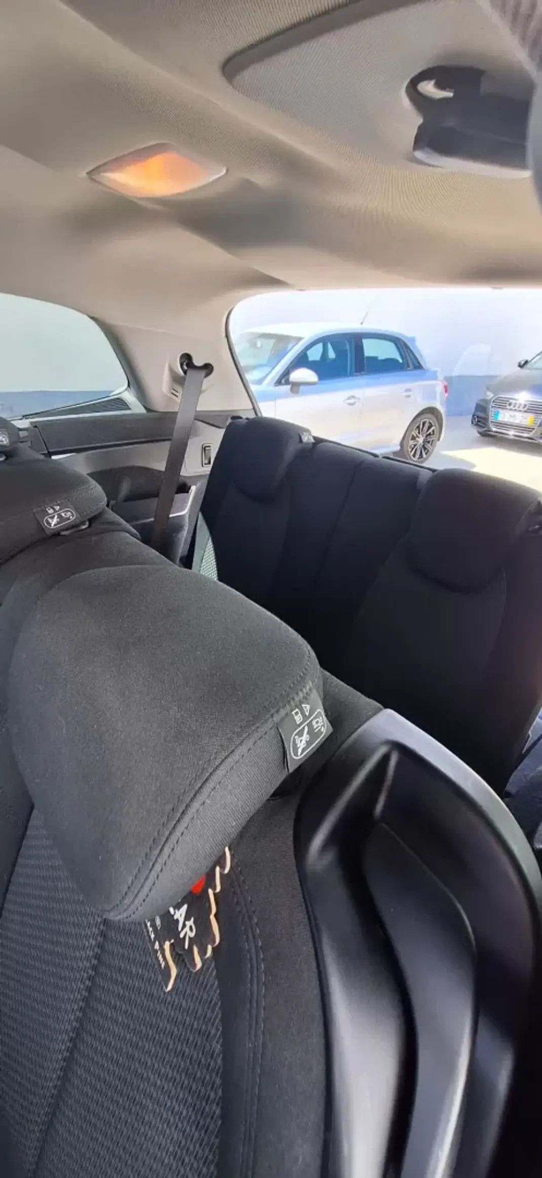 BMW 216 Gran Tourer 2018 - 12950 EUR, 199000 km - AUTO.MOTO.pt - 199000km - foto 18 de 23