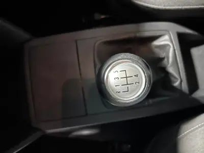 Volkswagen Polo 2009 - 6000 EUR, 189000 km - AUTO.MOTO.pt - 189000km - foto 19 de 21