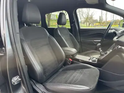 Ford Kuga 2017 - 15450 EUR, 78000 km - AUTO.MOTO.pt - 78000km - foto 38 de 60