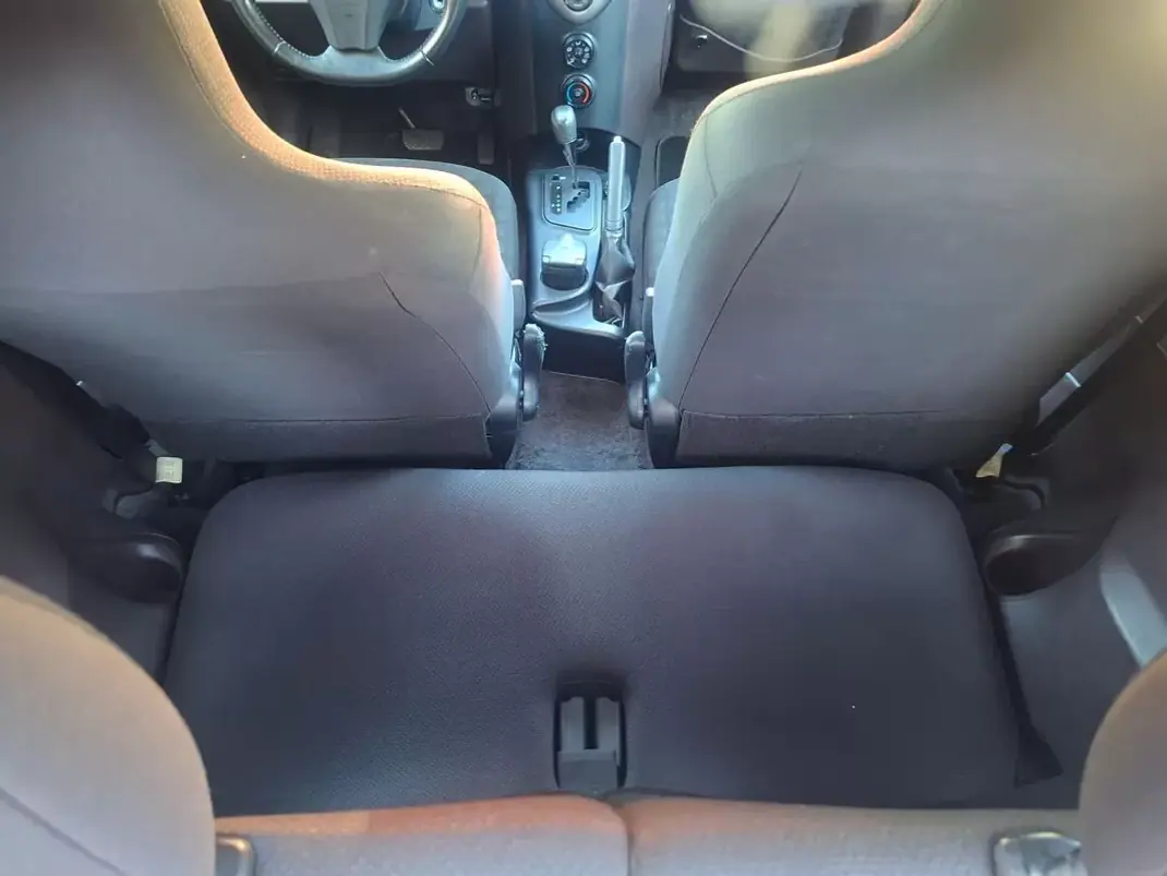 Toyota iQ 2009 - 7900 EUR, 156884 km - 156884km - foto 21 de 27