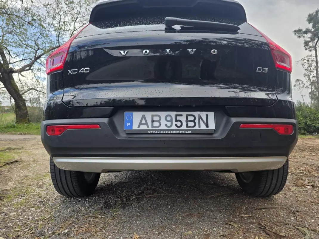 Volvo XC 40 2020 - 24500 EUR, 152300 km - AUTO.MOTO.pt - 152300km - foto 6 de 42