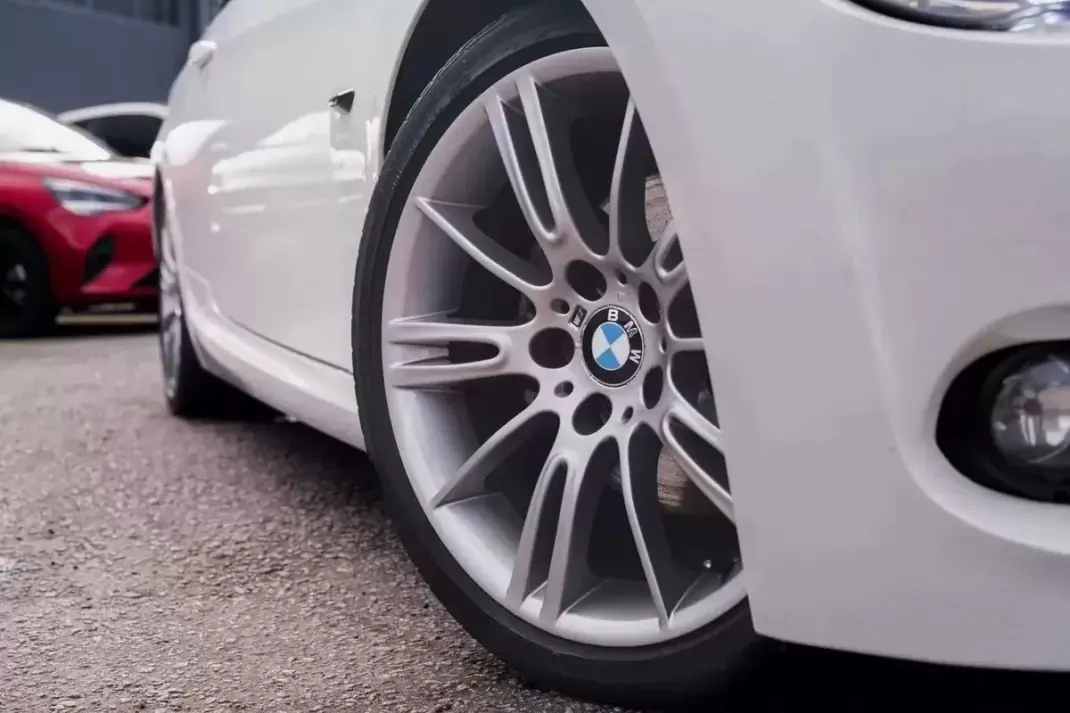 BMW 320 2016 - 18900 EUR, 230000 km - AUTO.MOTO.pt - 230000km - foto 7 de 28