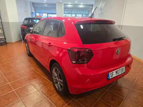 Volkswagen Polo 2018 - 14480 EUR, 138507 km - AUTO.MOTO.pt - 138507km - foto 4 de 45