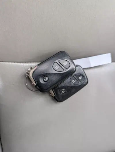 Lexus IS 220 2009 - 8500 EUR, 204441 km - AUTO.MOTO.pt - 204441km - foto 25 de 26