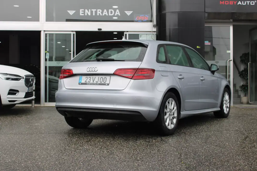 Audi A3 Sportback 2014 - 10900 EUR, 183539 km - AUTO.MOTO.pt - 183539km - foto 2 de 19