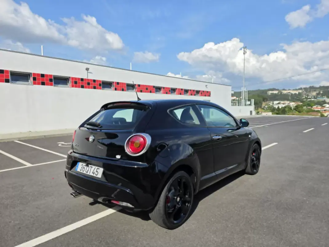 Alfa Romeo MiTo 2010 - 7450 EUR, 163000 km - AUTO.MOTO.pt - 163000km - foto 10 de 20