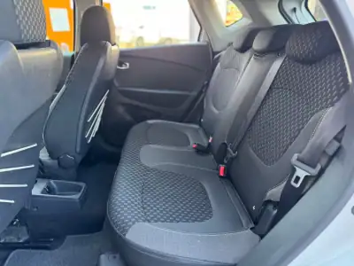 Renault Captur 2019 - 17250 EUR, 82289 km - AUTO.MOTO.pt - 82289km - foto 25 de 27