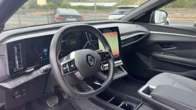 Renault Mégane E-Tech 2024 - 30900 EUR, 39000 km - AUTO.MOTO.pt - 39000km - foto 19 de 20