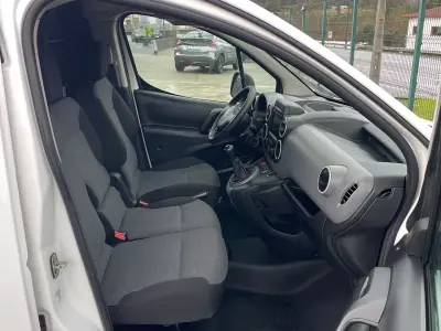 Citroën Berlingo 1.6 HDI IVA Dedutível 2019 - 10900 EUR, 142000 km - AUTO.MOTO.pt - 142000km - foto 18 de 36