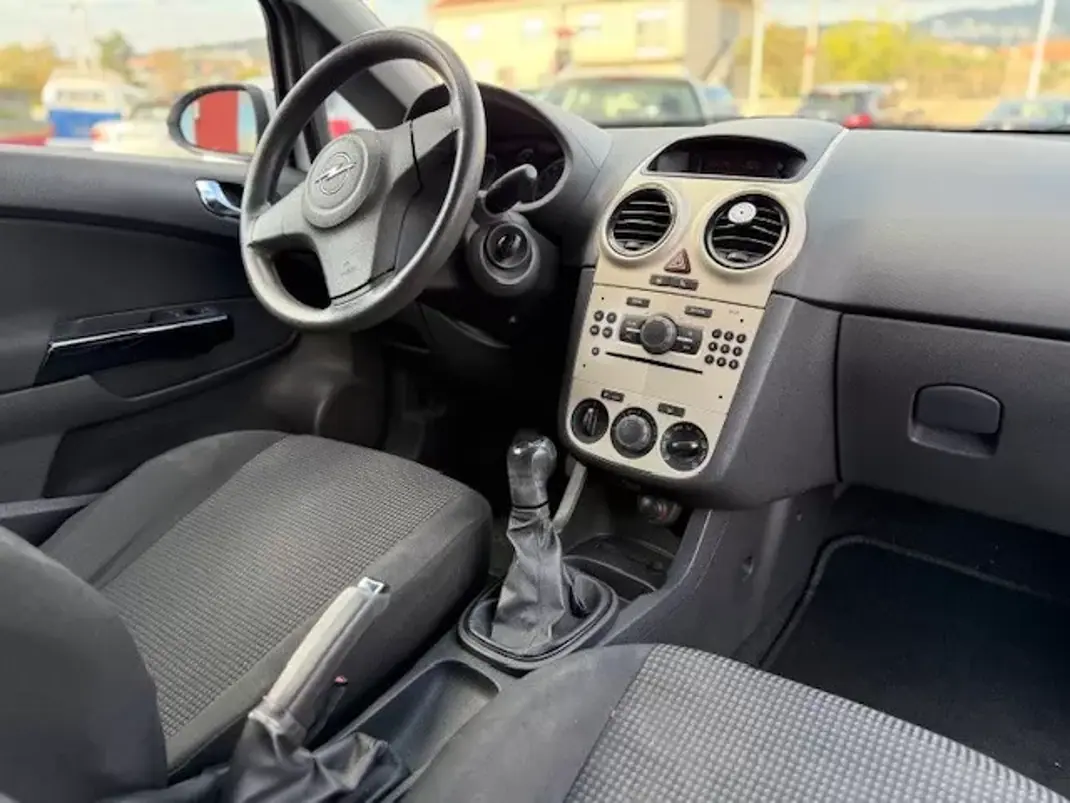 Opel Corsa 1.3 CDTI Van 2007 - 3000 EUR, 342000 km - AUTO.MOTO.pt - 342000km - foto 10 de 10