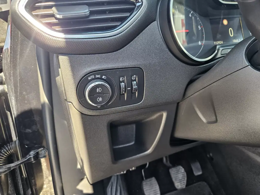 Opel Crossland X 2018 - 12800 EUR, 112200 km - 112200km - foto 35 de 45