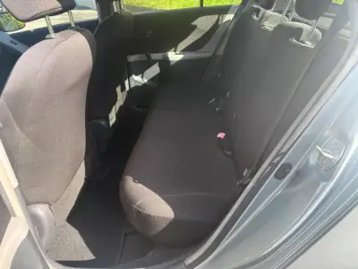 Toyota Yaris 2006 - 5650 EUR, 162000 km - AUTO.MOTO.pt - 162000km - foto 11 de 23