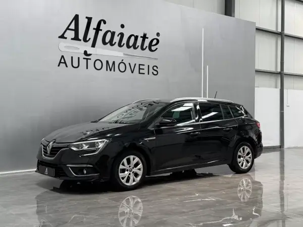 Renault Mégane Sport Tourer 2020 - 15990 EUR, 80000 km - AUTO.MOTO.pt - 80000km - foto 2 de 26