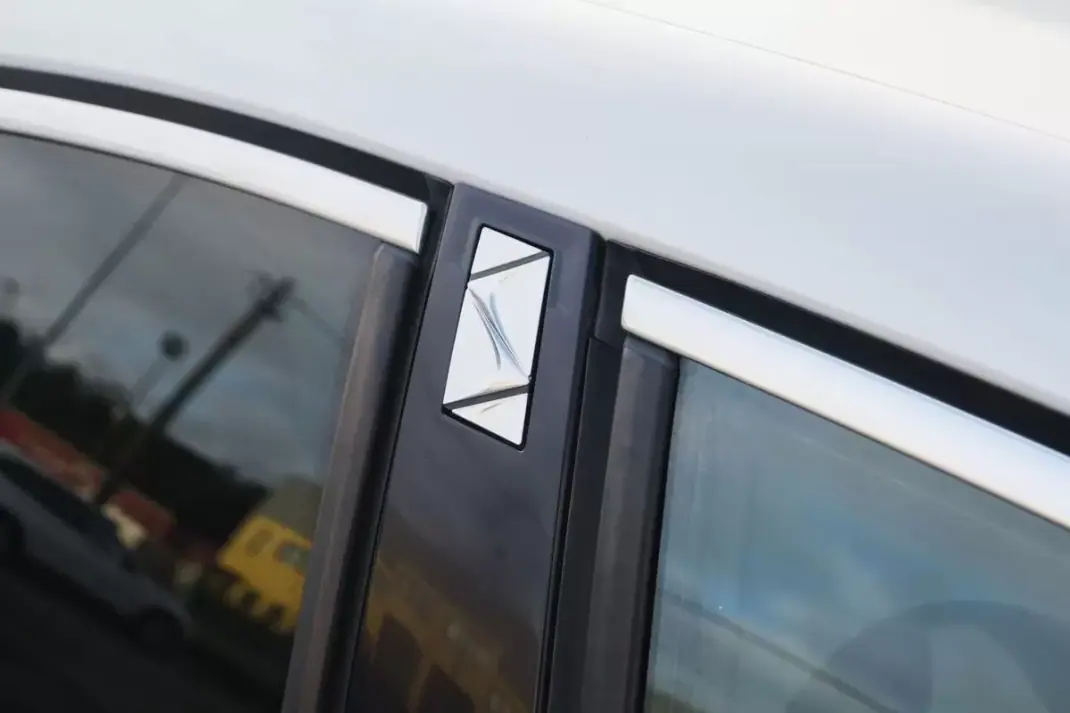 Citroën DS4 2012 - 8900 EUR, 204700 km - AUTO.MOTO.pt - 204700km - foto 7 de 23