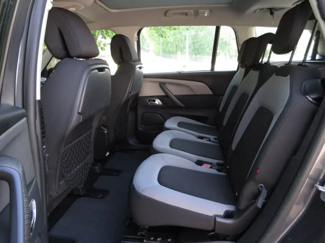 Citroën C4 Grand Picasso 2014 - 11490 EUR, 185000 km - AUTO.MOTO.pt - 185000km - foto 24 de 60