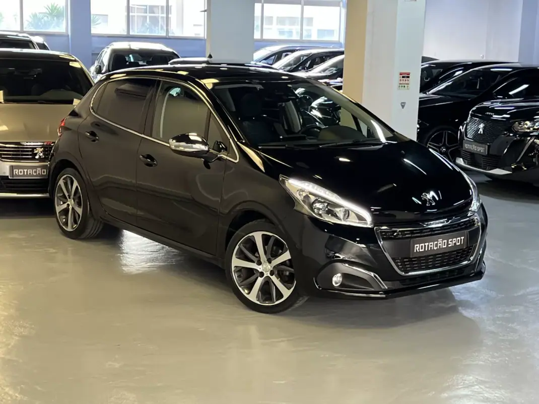 Peugeot 208 2016 - 9990 EUR, 99000 km - AUTO.MOTO.pt - 99000km - foto 24 de 46