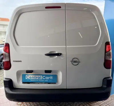 Opel COMBO 2024 - 16950 EUR, 53000 km - AUTO.MOTO.pt - 53000km - foto 9 de 24