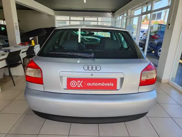Audi A3 2002 - 5250 EUR, 330000 km - AUTO.MOTO.pt - 330000km - foto 10 de 32