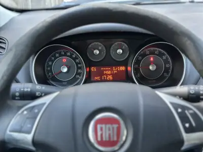Fiat Punto 2014 - 6490 EUR, 145800 km - AUTO.MOTO.pt - 145800km - foto 20 de 21