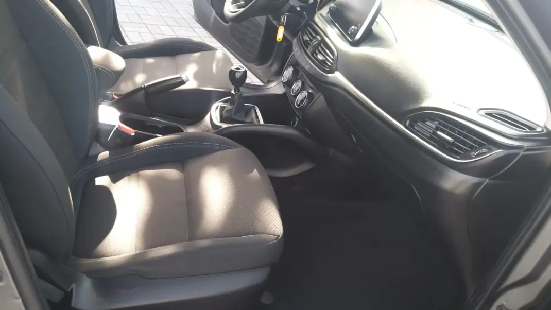 Fiat Tipo Station Wagon 2020 - 14350 EUR, 60939 km - AUTO.MOTO.pt - 60939km - foto 13 de 34