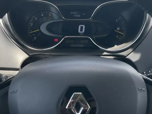 Renault Captur 2014 - 9750 EUR, 164700 km - AUTO.MOTO.pt - 164700km - foto 31 de 34