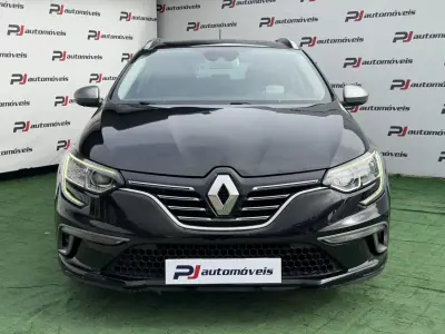 Renault Mégane 2019 - 15990 EUR, 122827 km - AUTO.MOTO.pt - 122827km - foto 3 de 21