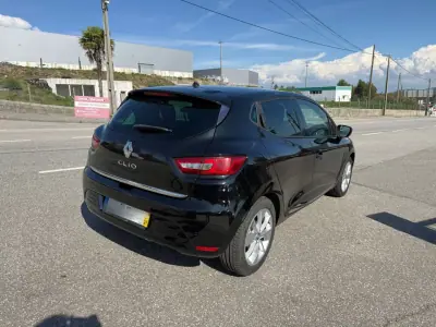 Renault Clio 2018 — foto 4 de 25