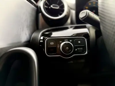 Mercedes-Benz CLA 180 2019 - 29950 EUR, 73000 km - AUTO.MOTO.pt - 73000km - foto 18 de 33